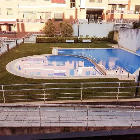 Coqueto Con Garaje Y Piscina A 8' Playa Brazomar * カストロ・ウルディアレス