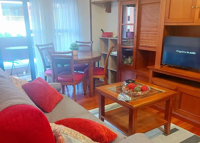 Coqueto Con Garaje Y Piscina A 8' Playa Brazomar Castro Urdiales