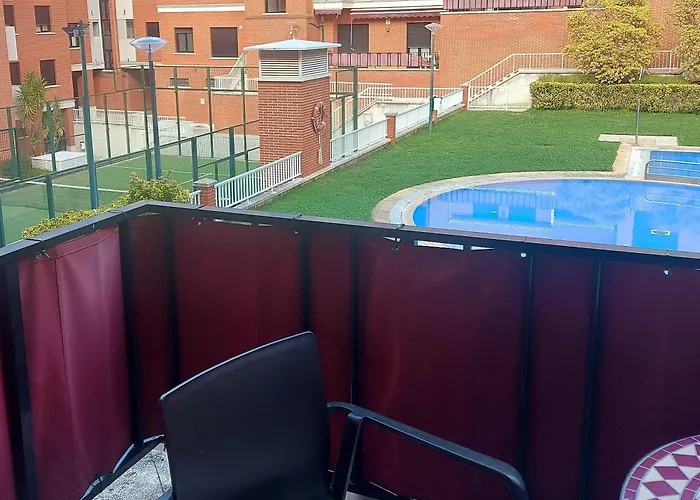 Coqueto Con Garaje Y Piscina A 8' Playa Brazomar