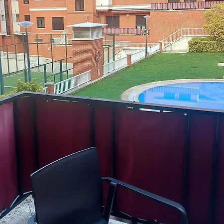 Coqueto Con Garaje Y Piscina A 8' Playa Brazomar